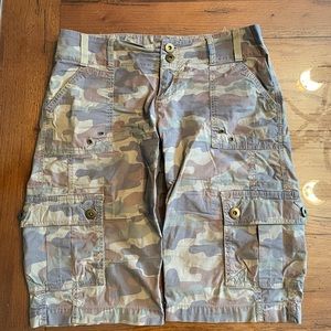 Women’s old Navy Camo shorts